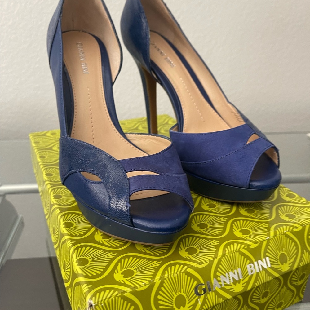 Gianni Bini Women's Blue Peep Toe Heels